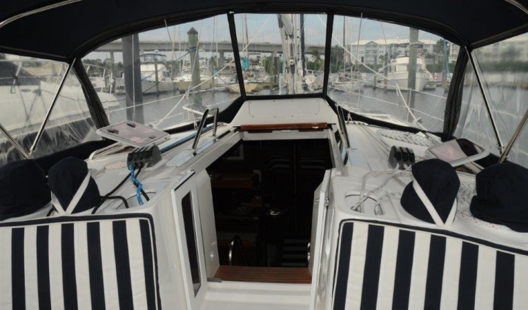 46 Hunter Cockpit fwd 2