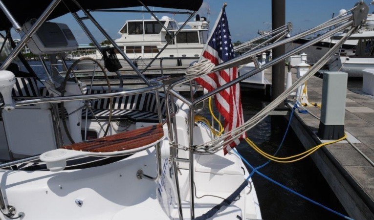 46 Hunter Dinghy davits & stern seats