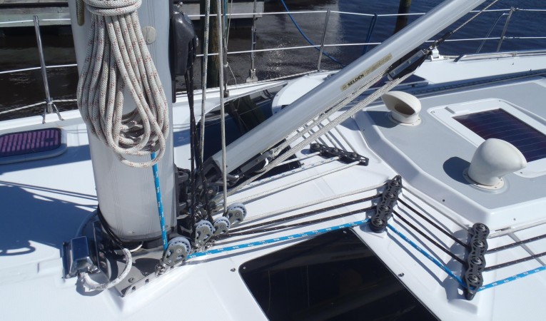 46 Hunter Mast step & vang