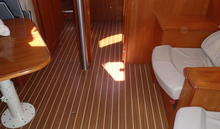 46 Hunter Main salon sole