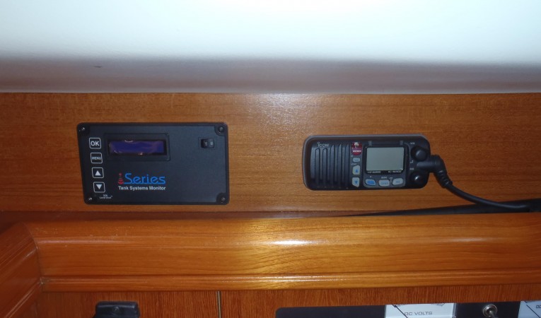 46 Hunter Nav station electronics