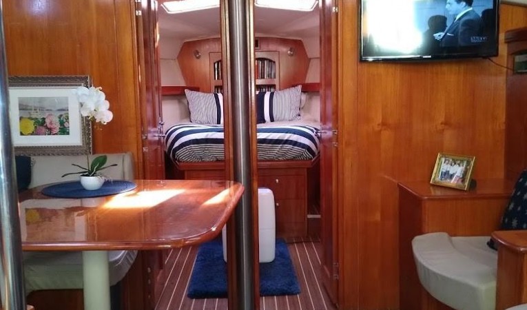 46 Hunter Main salon fwd