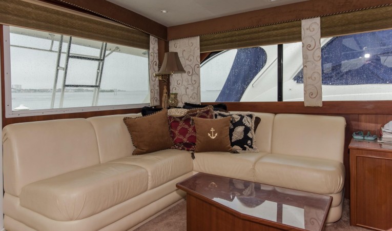 50 Post Salon Seating