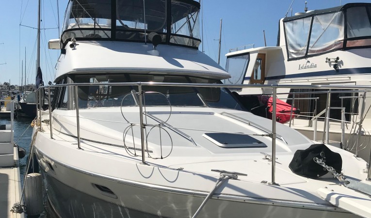 43 Bayliner At the Dock