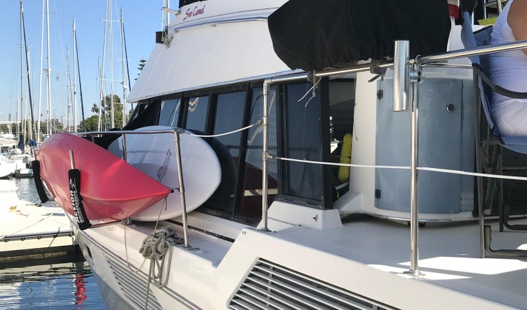 43 Bayliner Dock side