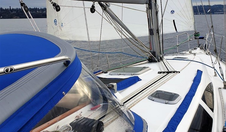 40 Jeanneau Underway