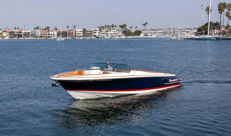 28 Chris-Craft 