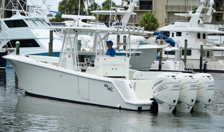 37 SeaVee 