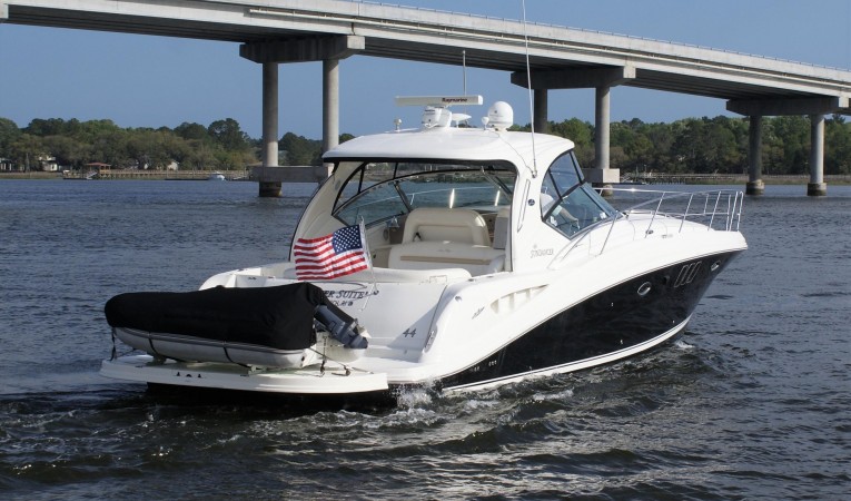 44 Sea Ray starboard quarter