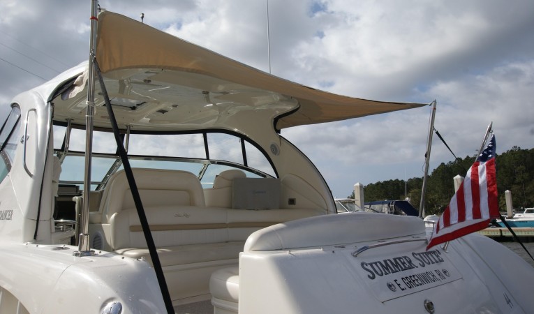44 Sea Ray sunshade
