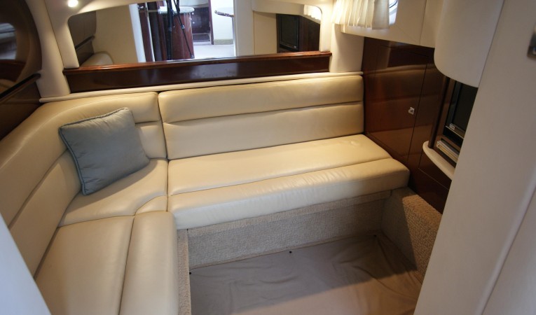 44 Sea Ray aft cabin