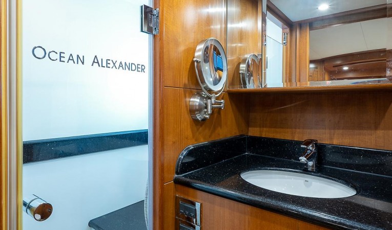 50 Ocean Alexander 