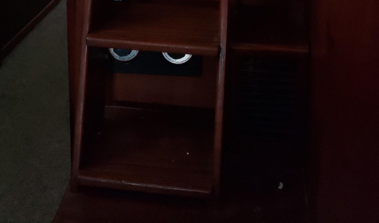 41 Morgan Aft stateroom staircase