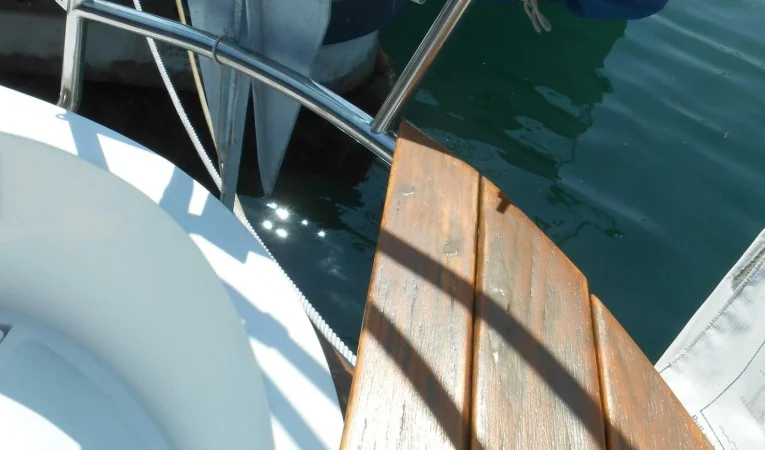 31 Sea Eagle BBQ and stern anchor