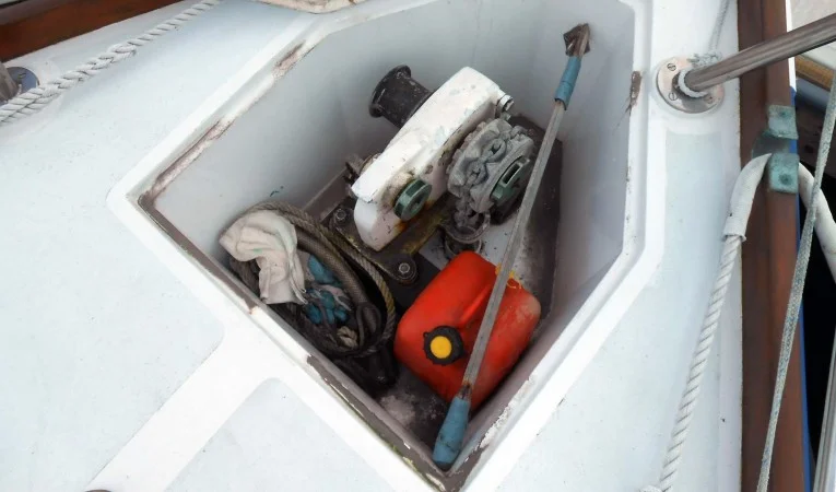 31 Sea Eagle Windlass