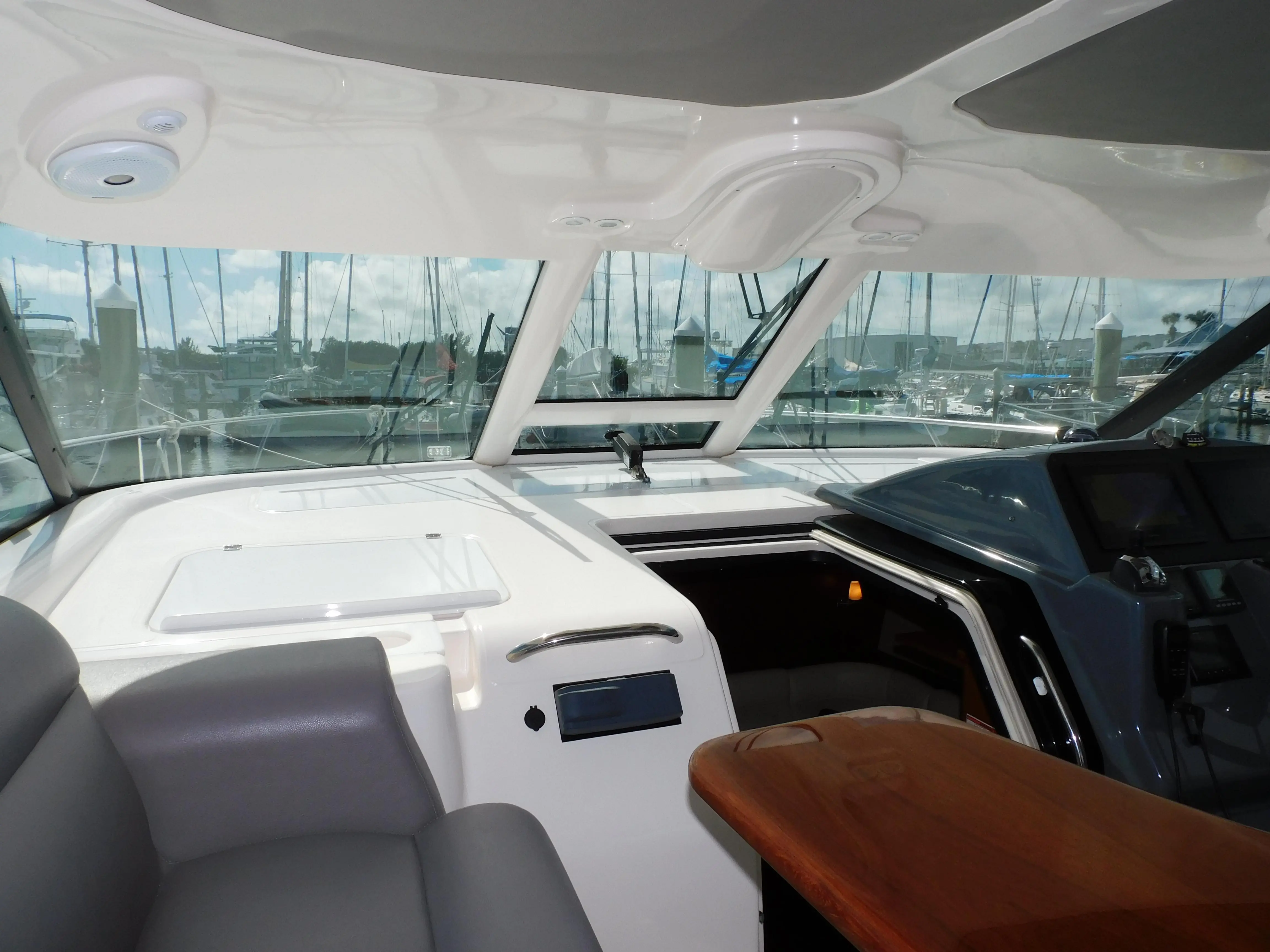 43 Tiara Yachts 2008 Comin In Hot Fort Pierce, Florida
