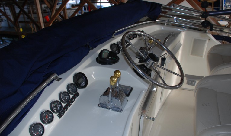34 Tollycraft Helm Port