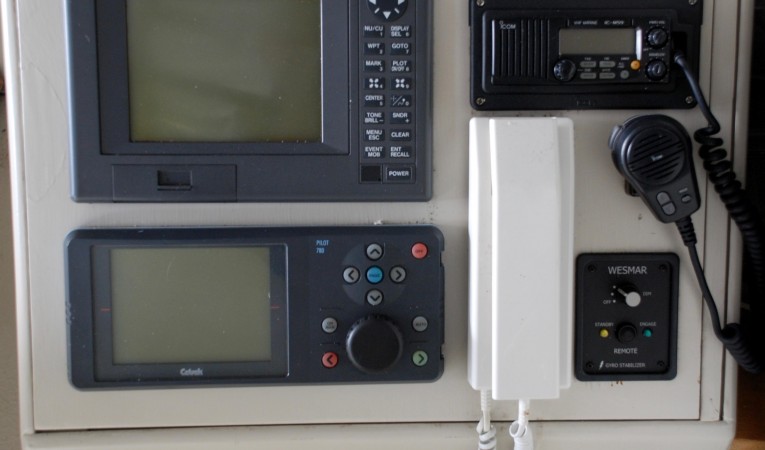 34 Tollycraft Instrument Package Fly Bridge