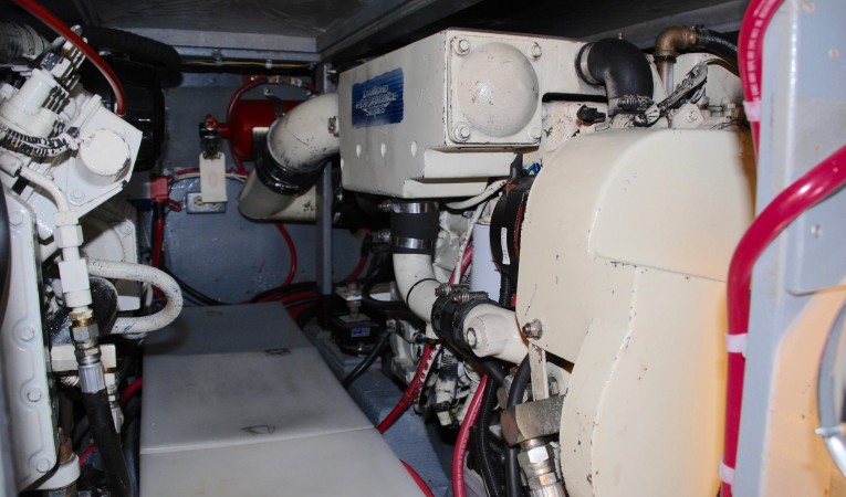 34 Tollycraft Port Engine