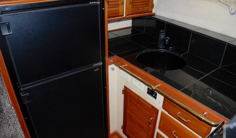 34 Tollycraft Galley III