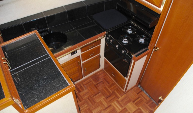 34 Tollycraft Galley II