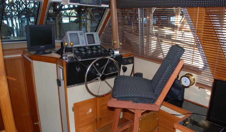 34 Tollycraft Helm II