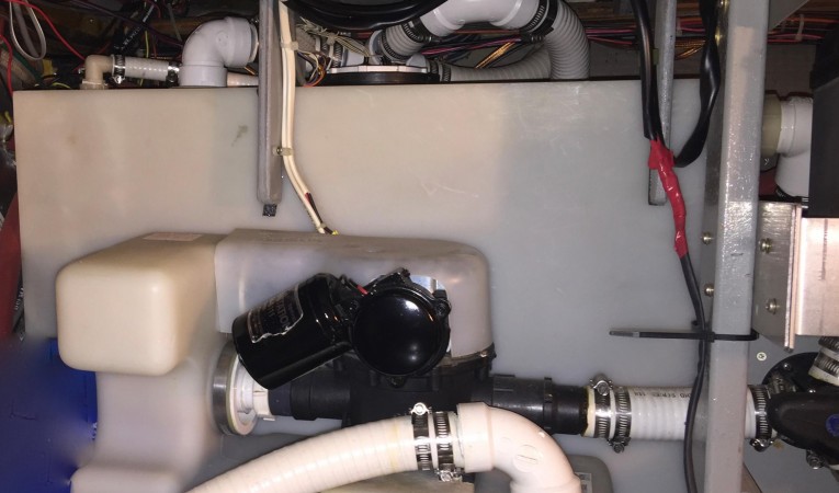 34 Tollycraft Head Systems