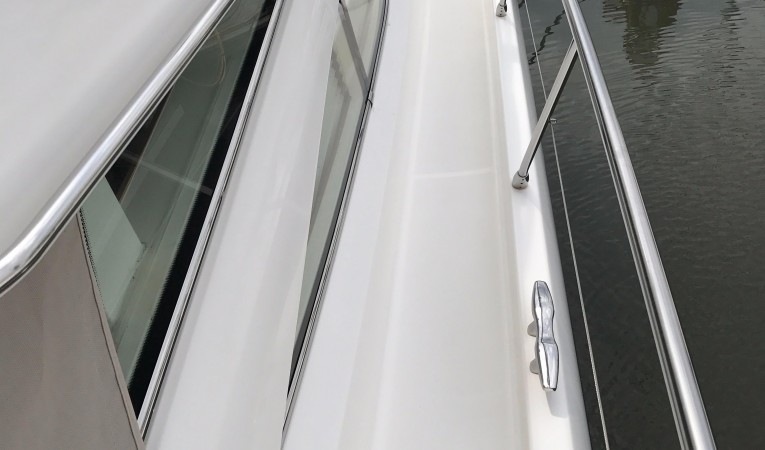 46 Jeanneau Prestige Port Walkway (A-Symetrical)