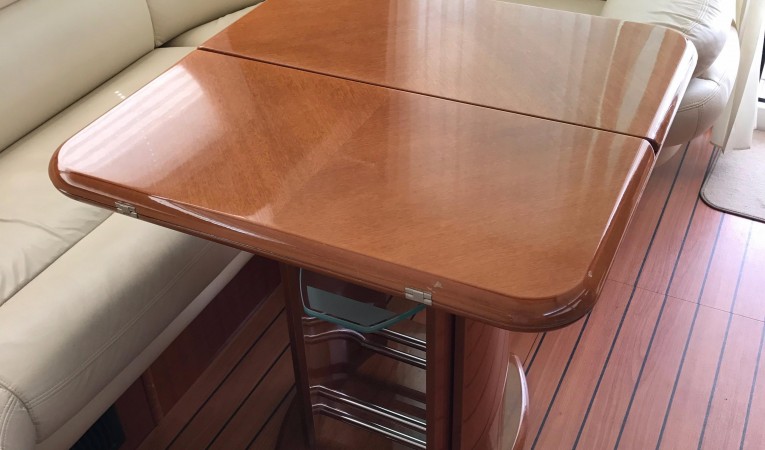 46 Jeanneau Prestige Salon Table