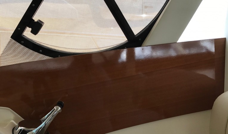 46 Jeanneau Prestige Helm Window