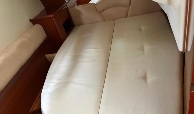 46 Jeanneau Prestige Starboard Side Stateroom