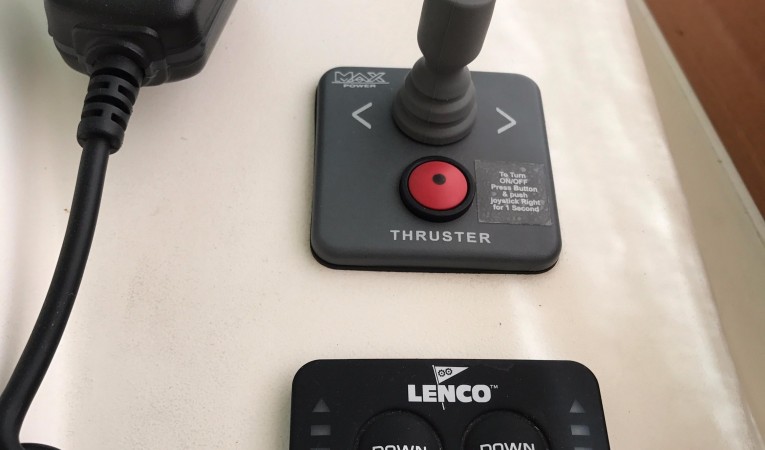 46 Jeanneau Prestige Trim Tabs and Bow Thruster