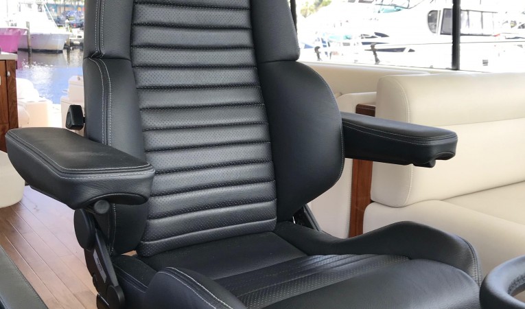 54 Riviera Helm seat