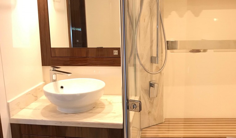 54 Riviera VIP Head w/ Separate Shower