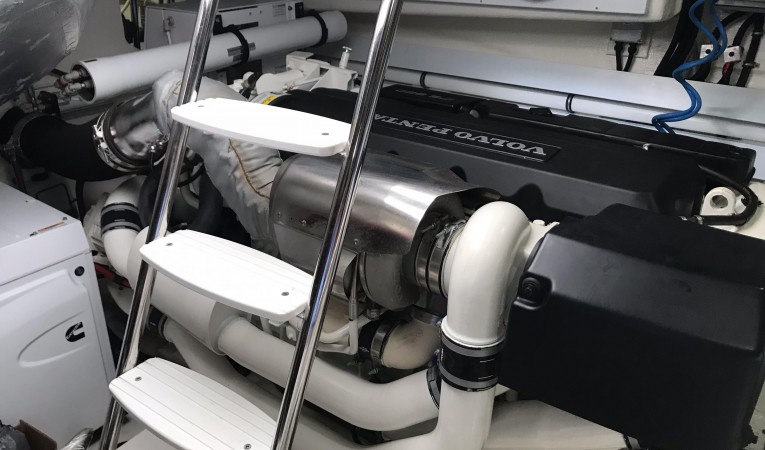 54 Riviera Volvo D11 (725hp) (Port)