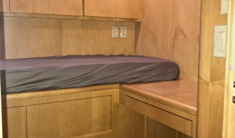 74 Hatteras Master Office