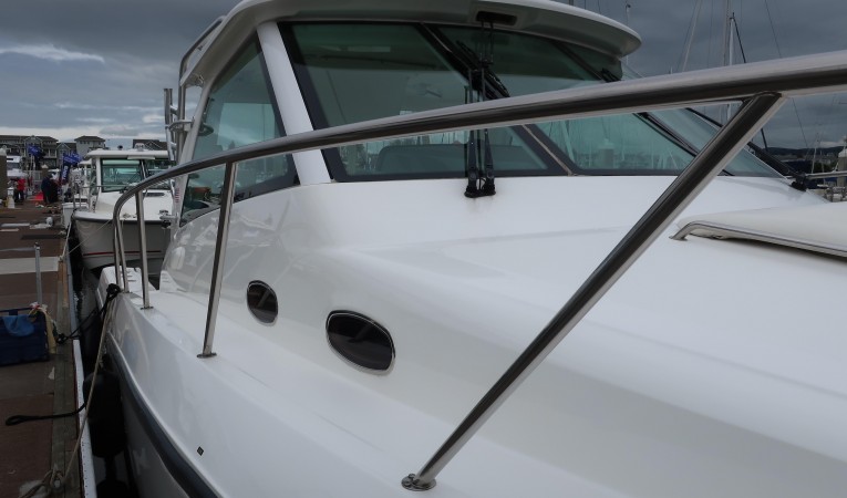 34 Boston Whaler 