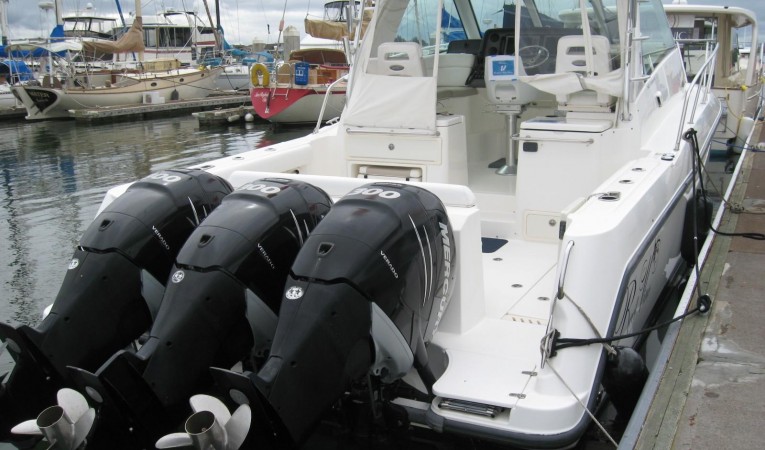 34 Boston Whaler 