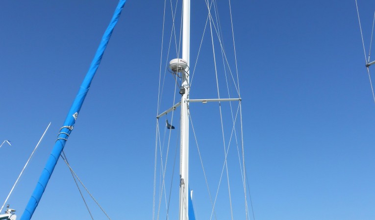 45 Hunter In mast furling