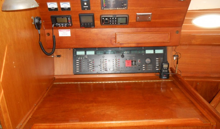 45 Hunter Chart table/navigation stateion