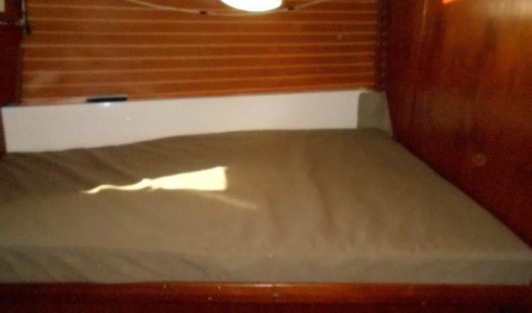 45 Hunter Forward pullman berth