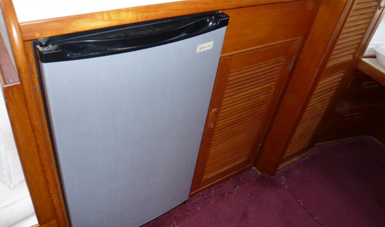 33 American Marine / Grand Banks Refrigerator