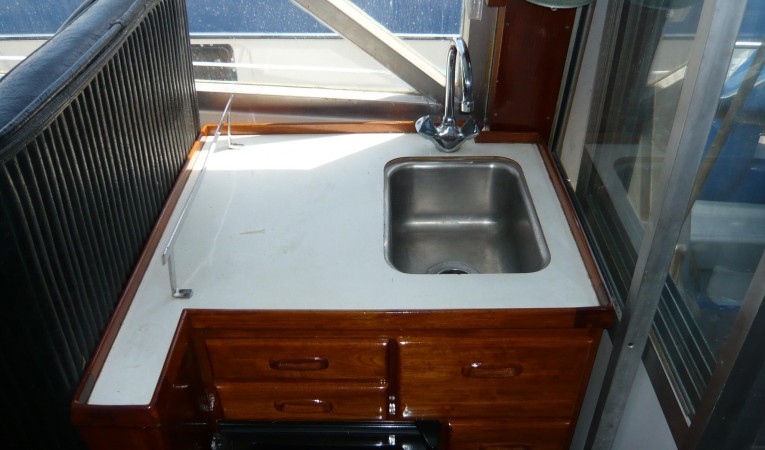 33 American Marine / Grand Banks Deckhouse sink & icemaker