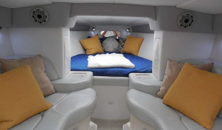 50 Nor-Tech Salon Seating Area (Interior)