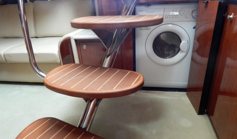 50 Sea Ray Washer/Dryer