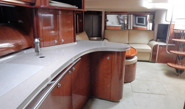 50 Sea Ray Aft view