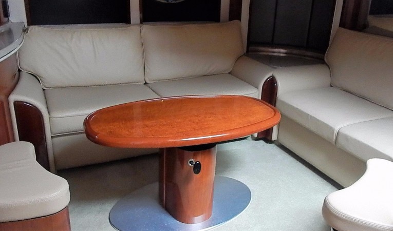 50 Sea Ray Seing area-2