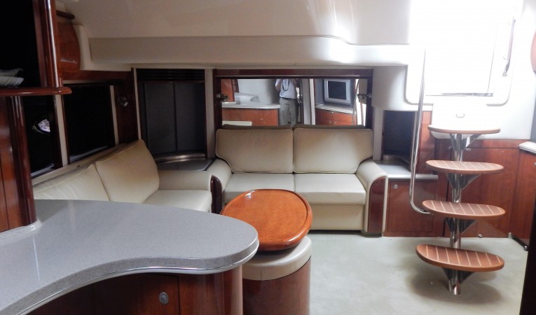 50 Sea Ray Salon aft view