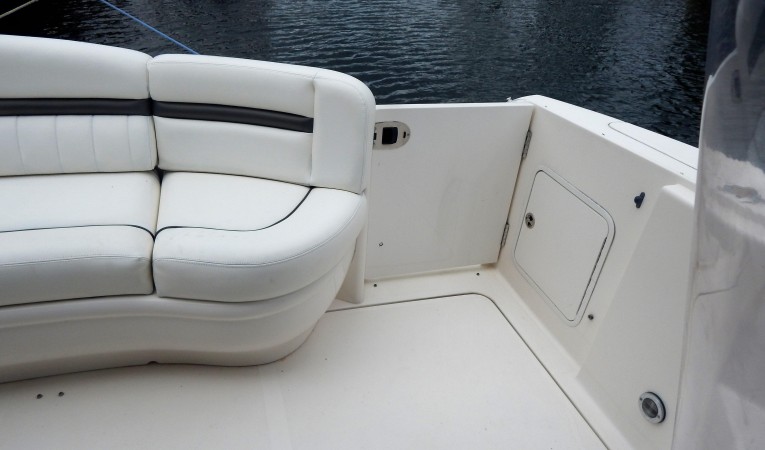 50 Sea Ray Access to swim platform