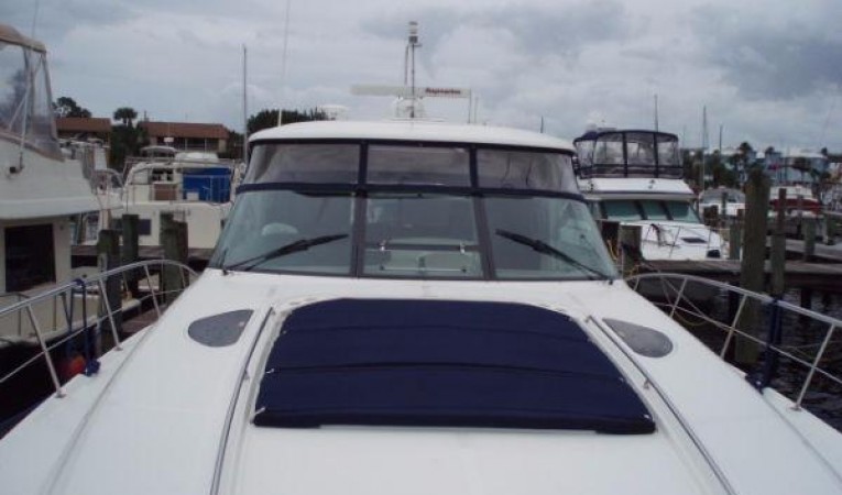 50 Sea Ray Sun Lounger - forward deck